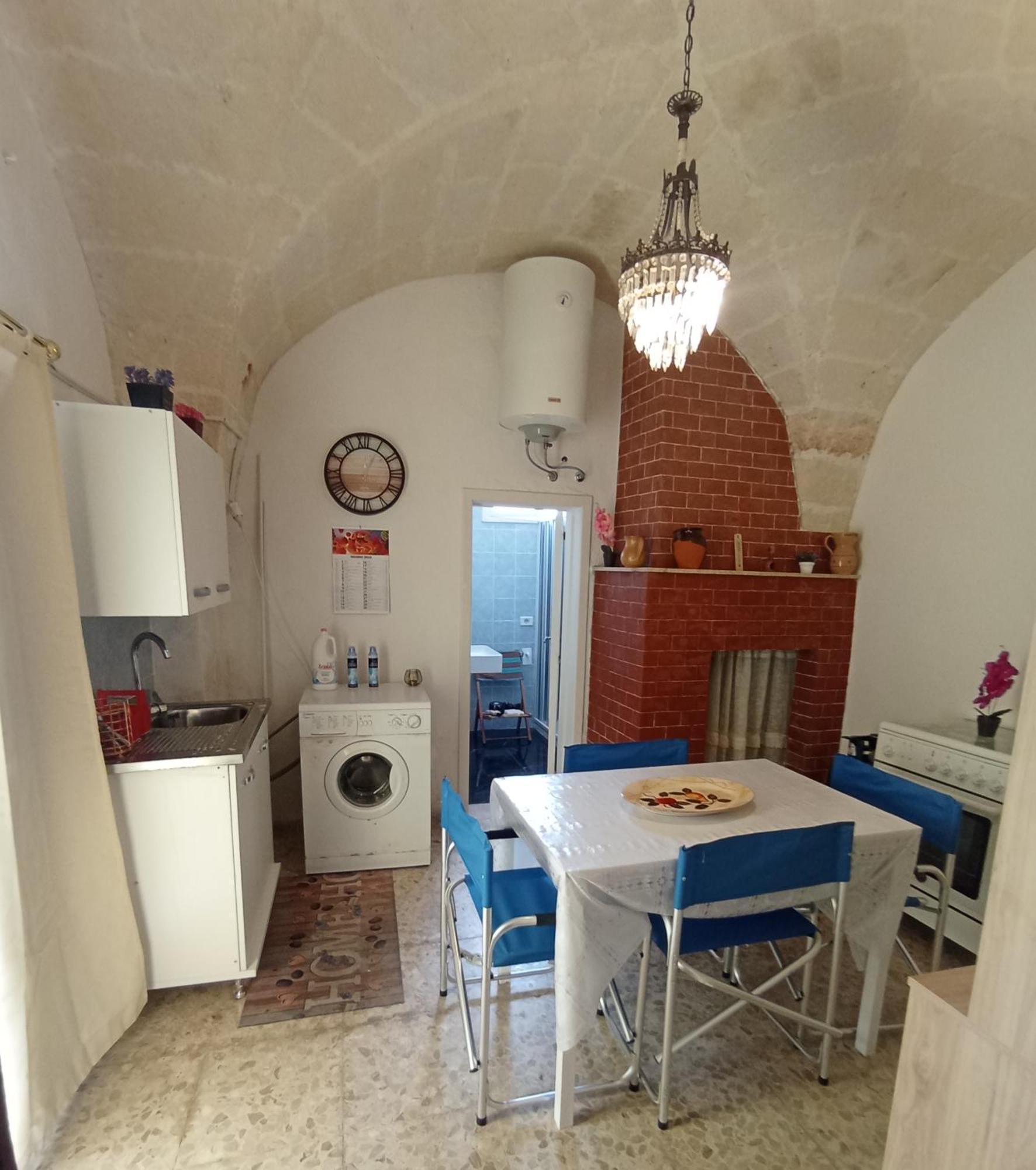 Casa Vacanza Nonna Emma Lizzano (Apulia) Exterior foto